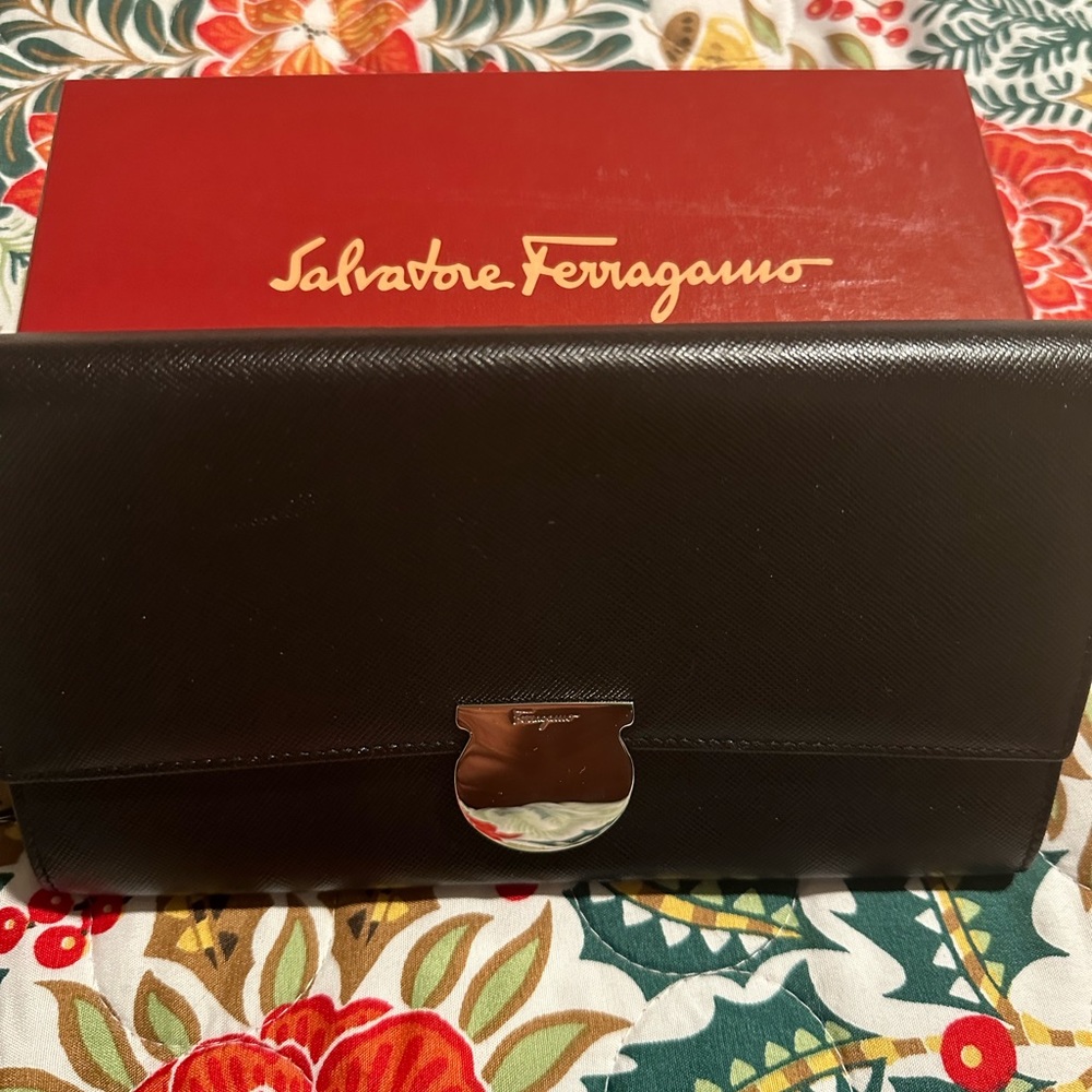 Excellent condition authentic Ferragamo long wallet